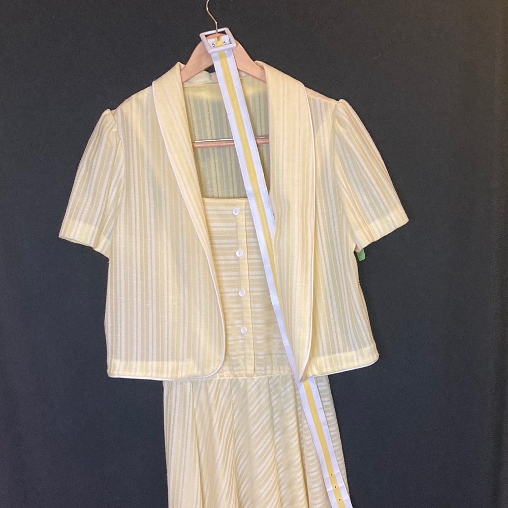 Vintage summer dress with OG belt and bolero